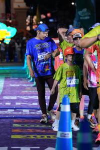 BIB: 377, 3112
                            <button type="button" onclick="openModal(26226318)" class="btn btn-primary btn-sm float-right btn-popup" data-toggle="modal" data-target=".modal-high-quality">
                        <i class="fas fa-shopping-cart"></i> Add to Cart
                    </button>
                                            <button type="button" onclick="isThisMe(26226318, true)" class="btn btn-success btn-sm float-right btn-popup btn-isme hidden" data-toggle="tooltip" data-placement="bottom" title="นี่คือรูปของคุณใช่ไหม คลิกที่นี่เพื่อเอาเข้าอัลบั้ม">
                        <i class="fas fa-plus"></i> Add to album
                    </button>
                    <button type="button" onclick="isThisMe(26226318, false)" class="btn btn-warning btn-sm float-right btn-popup btn-isnotme hidden">
                        <i class="fas fa-ban"></i> Remove from album
                    </button>